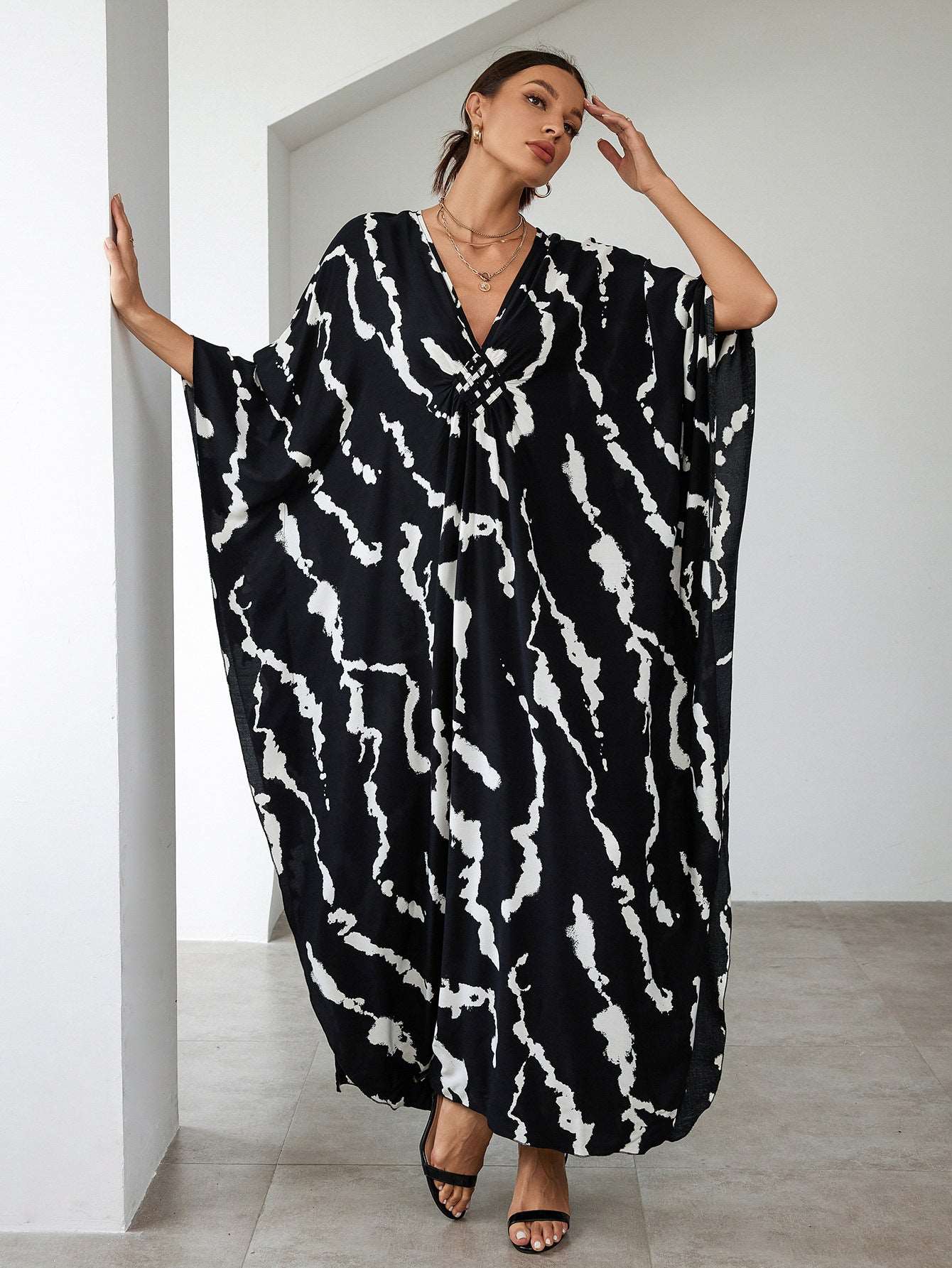 Beautiful Loose Casual Fit Elegant Print Black/White, Multicolor Robe - Beach Jacket Maxi Dress Bikini Cover